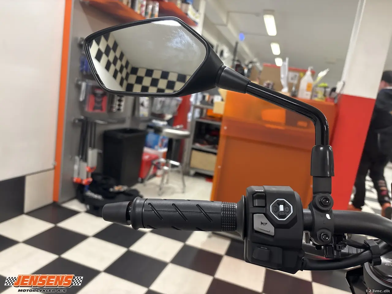 Billede 8 - Honda CB 750 Hornet E-Clutch
