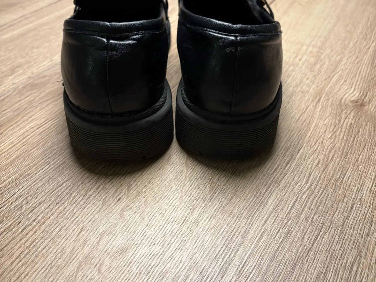 Billede 3 - Duffy sorte loafers m/guldspænde