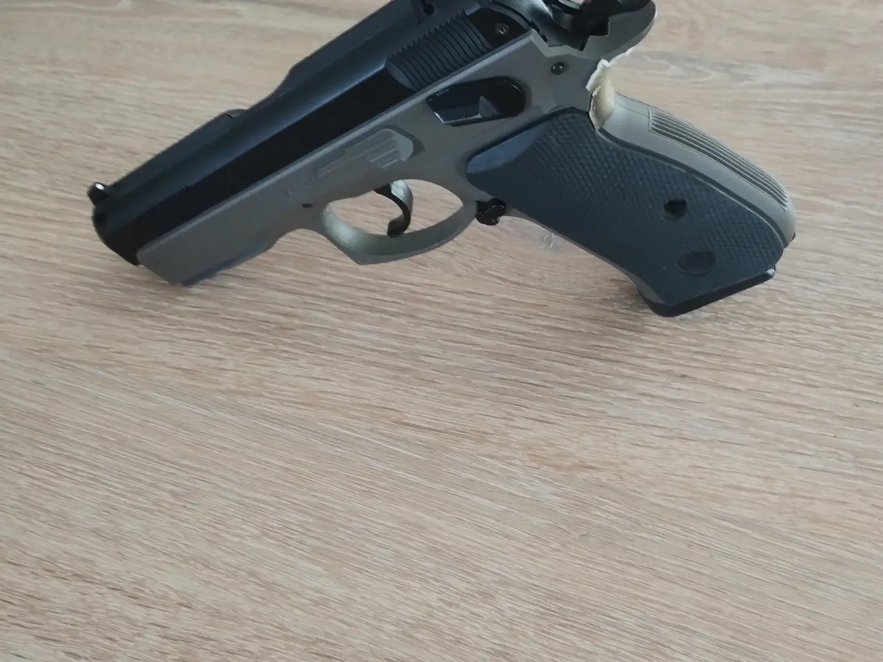 Billede 5 - Dan Wesson 715 6" CO2 + CZ 75 P-07 Duty CO2 + Mass
