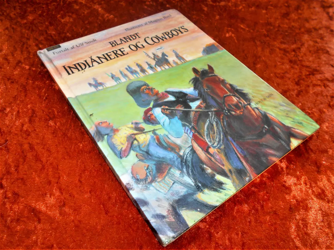 Billede 3 - Blandt riddere og rustninger m.fl.,  Ulf Sindt, 