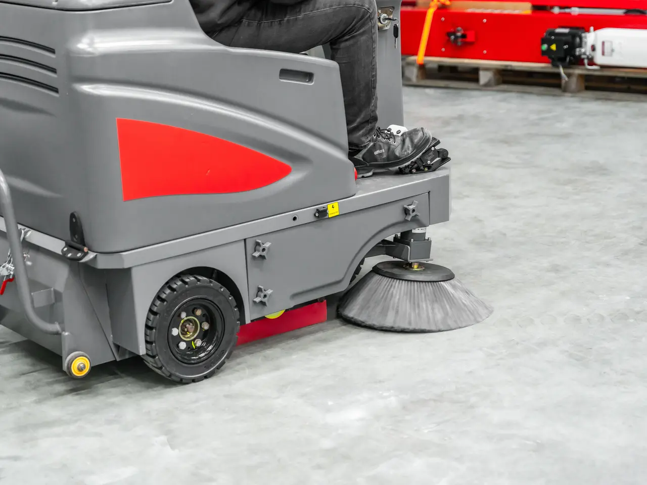 Billede 9 - CleanMaster Ultimate ride-on fejemaskine – 8800 m²/t