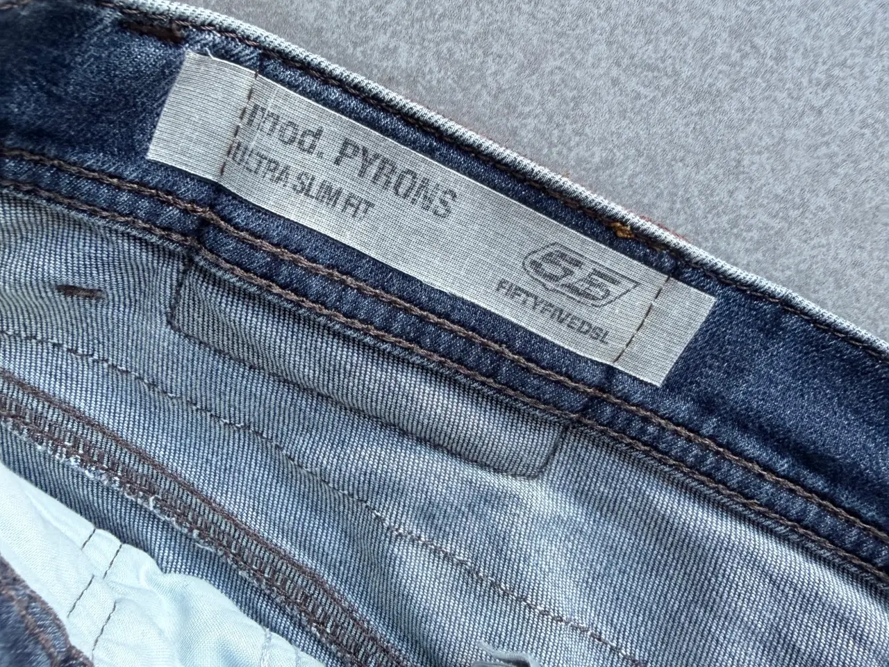 Billede 2 - Fifty Five Diesel, Jeans Slimfit, passer en str S/