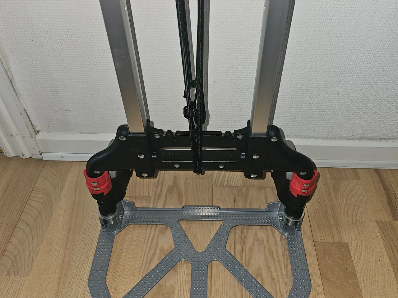 Billede 4 - Smart og kompakt folde-sækkevogn (Kapacitet: 75 kg