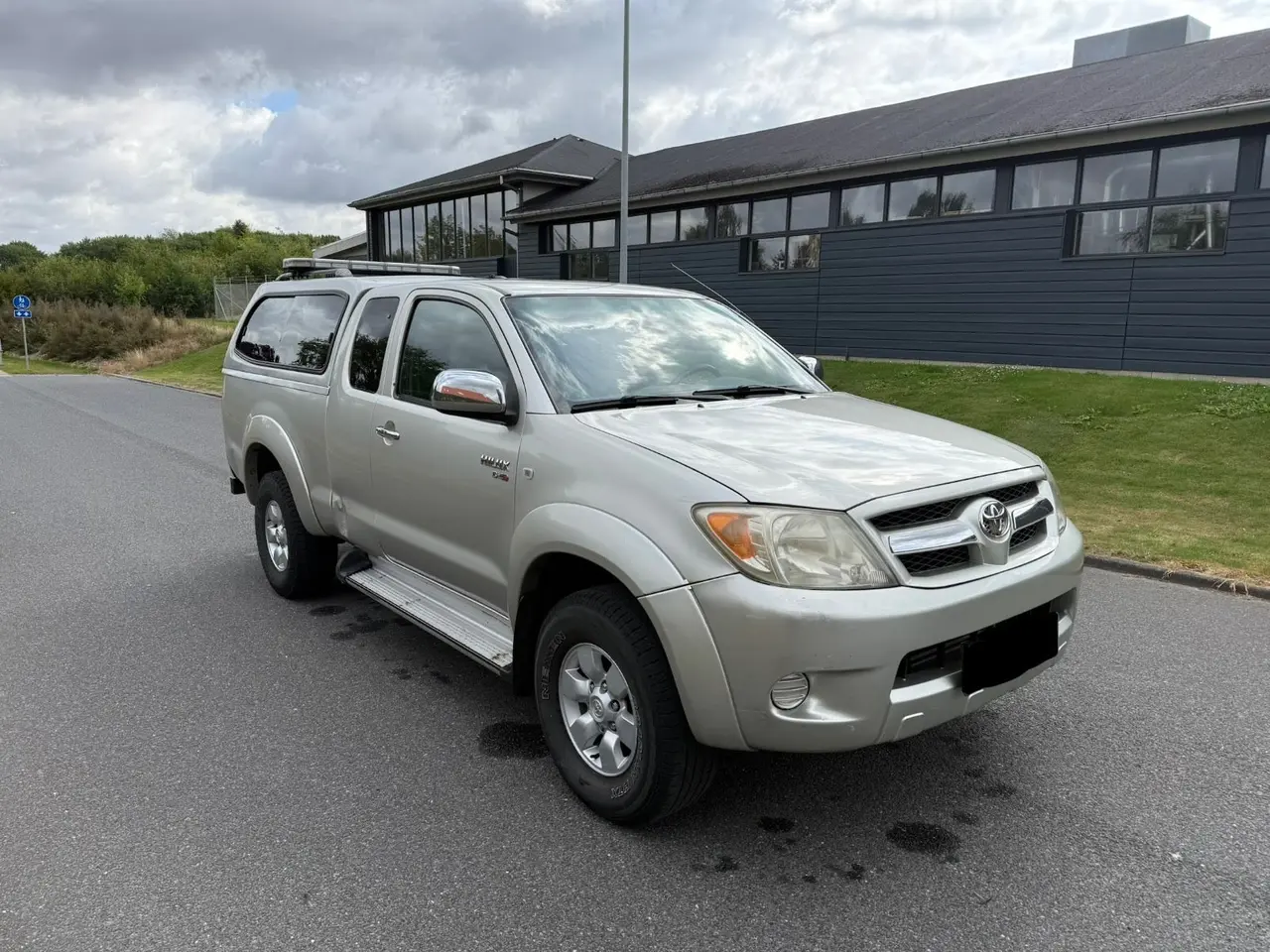 Billede 2 - Toyota HiLux 2,5 D-4D 102 Db.Kab 4x4 SR5