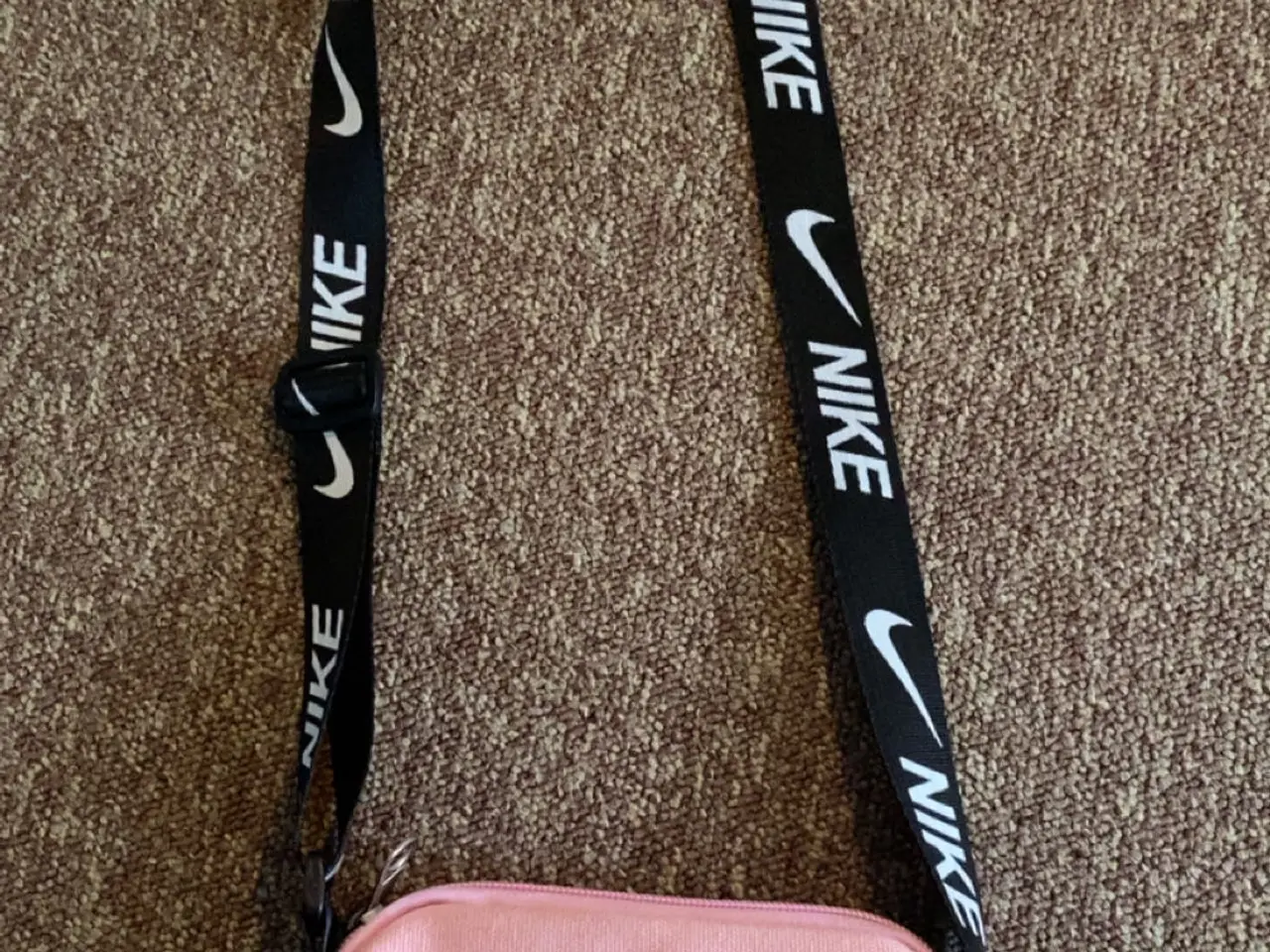 Billede 5 - Lyserød Nike skuldertaske / crossbody taske