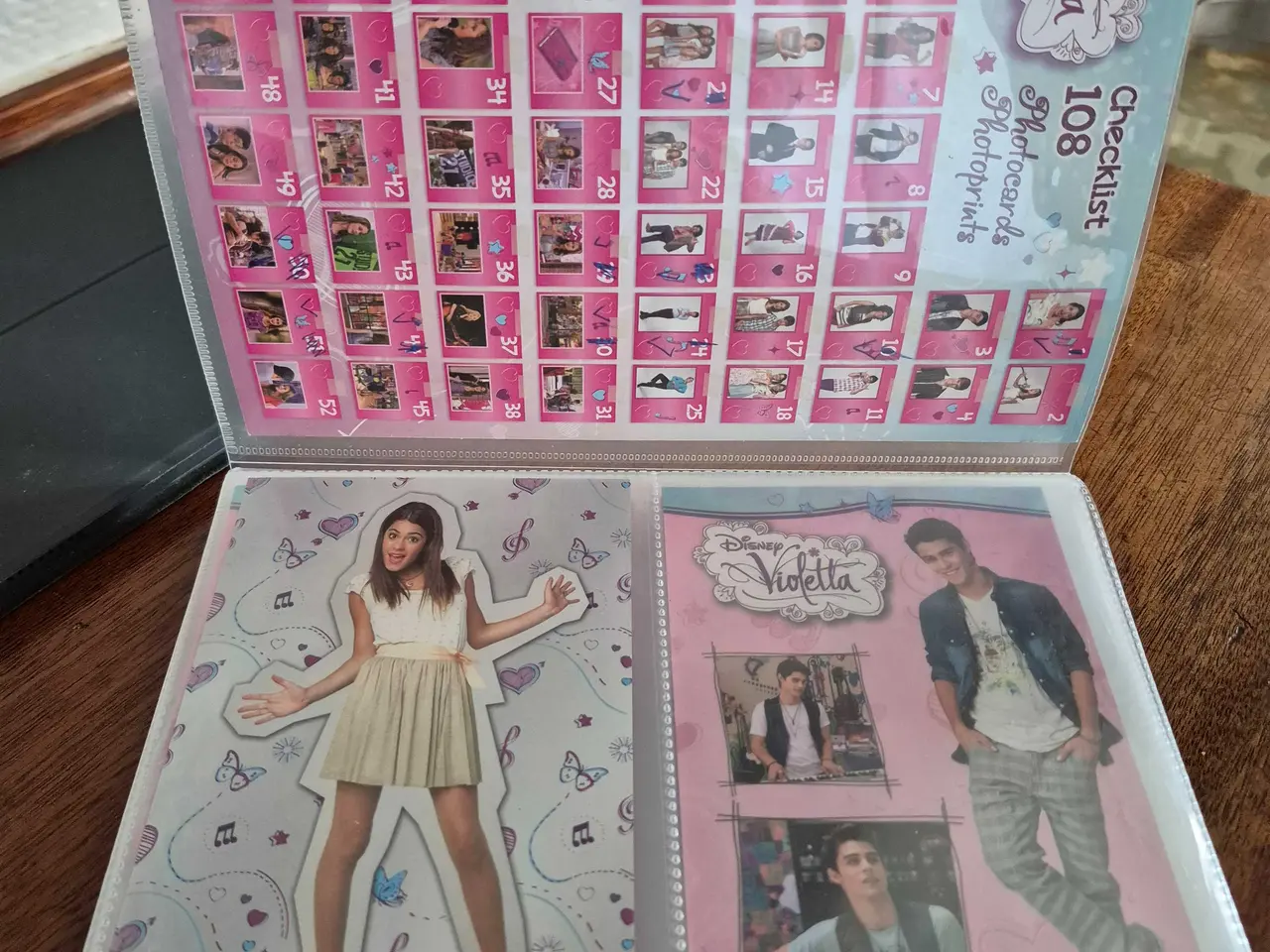Billede 2 - Violetta samlemappe med indhold