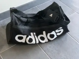 Sportstaske / weekentaske Adidas - stor - som ny