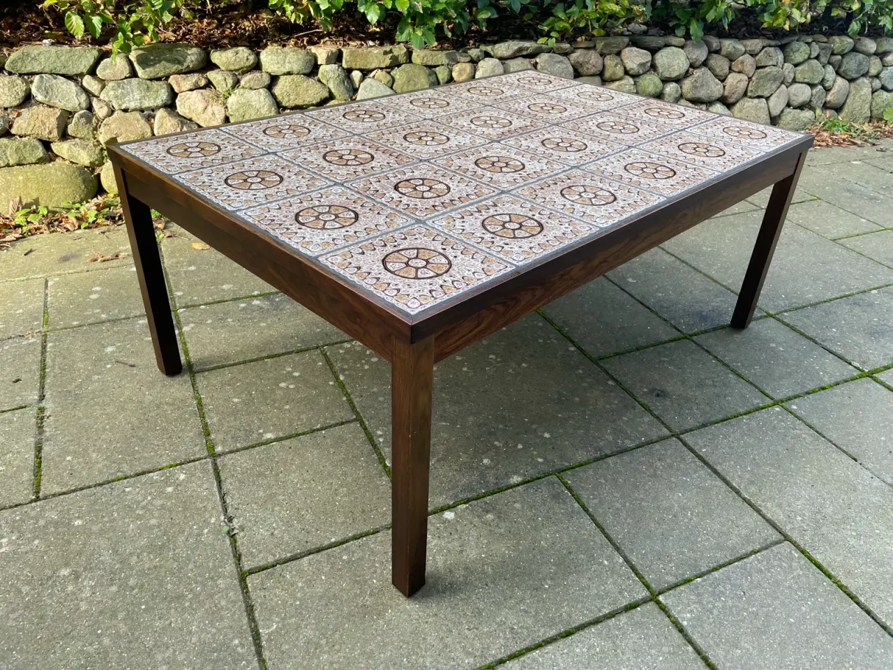 Billede 1 - Stort retro kakkelbord/sofabord - 125 x 85 cm