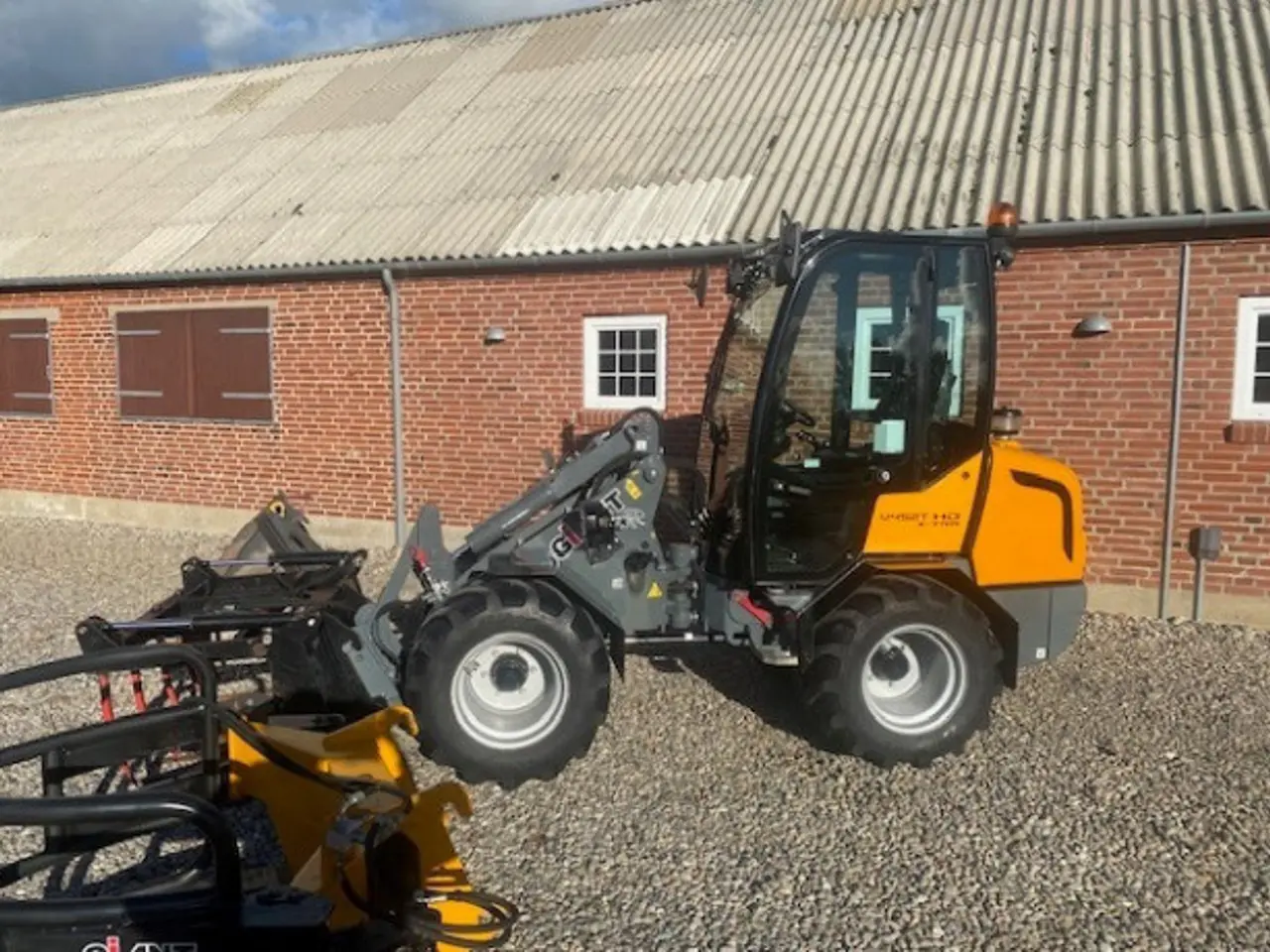 Billede 1 - Giant 452HD Ekstra med kabine