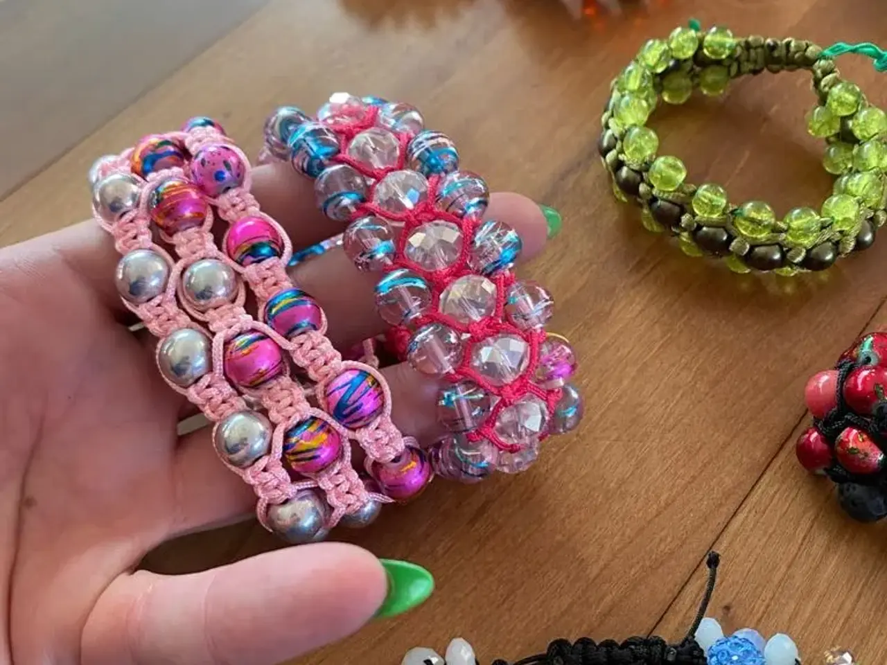 Billede 2 - Nye knyttede armbånd