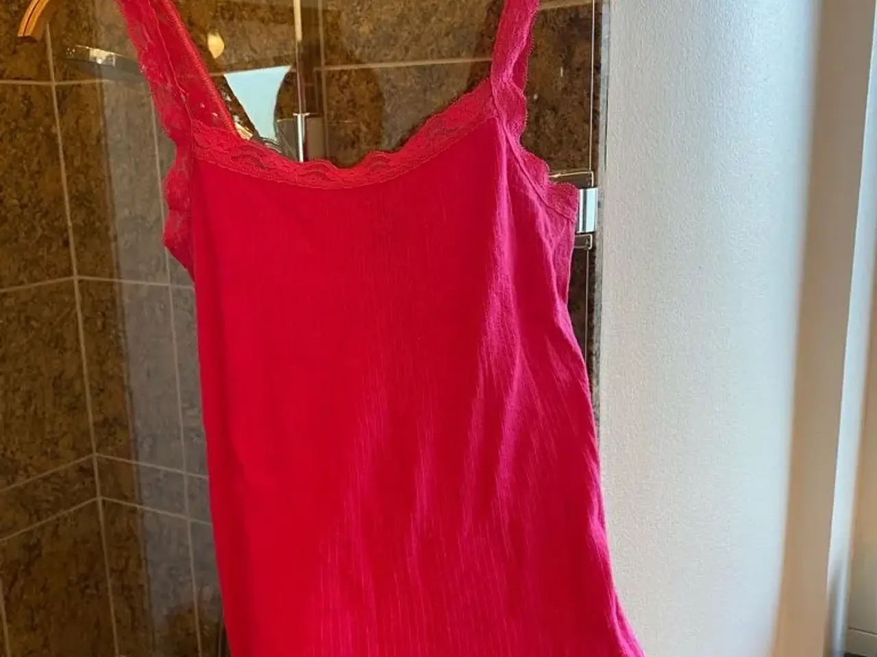 Billede 2 - Sød pink bluse str 38