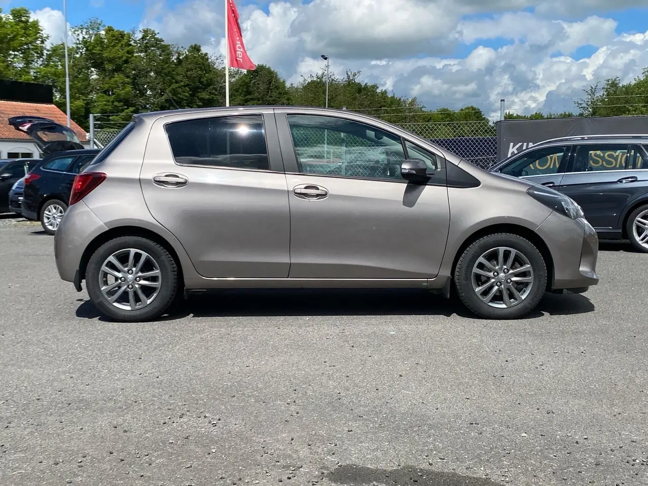 Billede 6 - Toyota Yaris 1,3 VVT-I T2 Komfort + Skyview 100HK 5d 6g