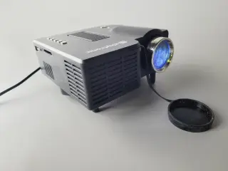 ⭐️. 🎥 Skytornic Mini LED Projektor (HDMI/USB/SD) 