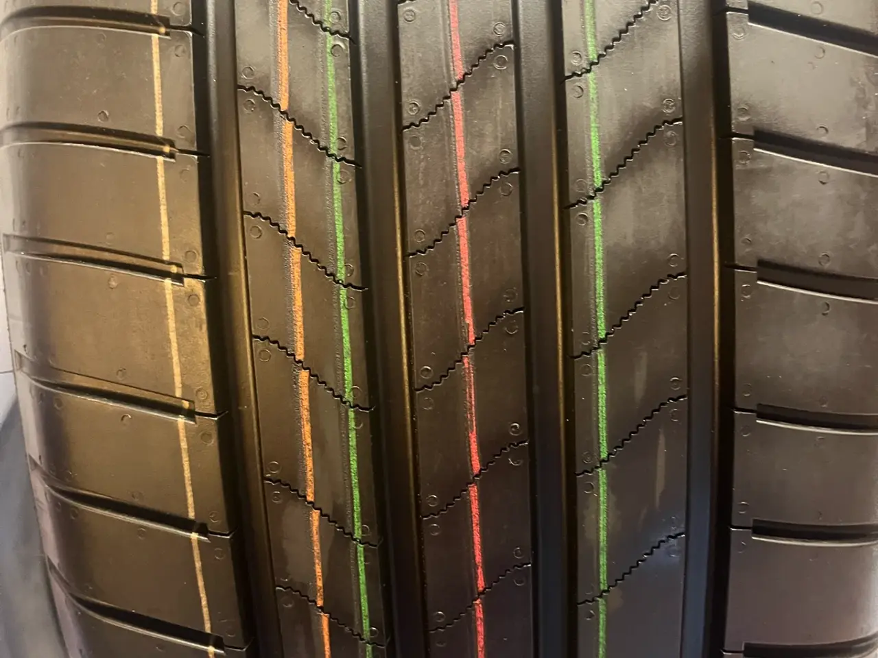 Billede 6 - Nye 215-45-20 Sommerdæk Bridgestone.