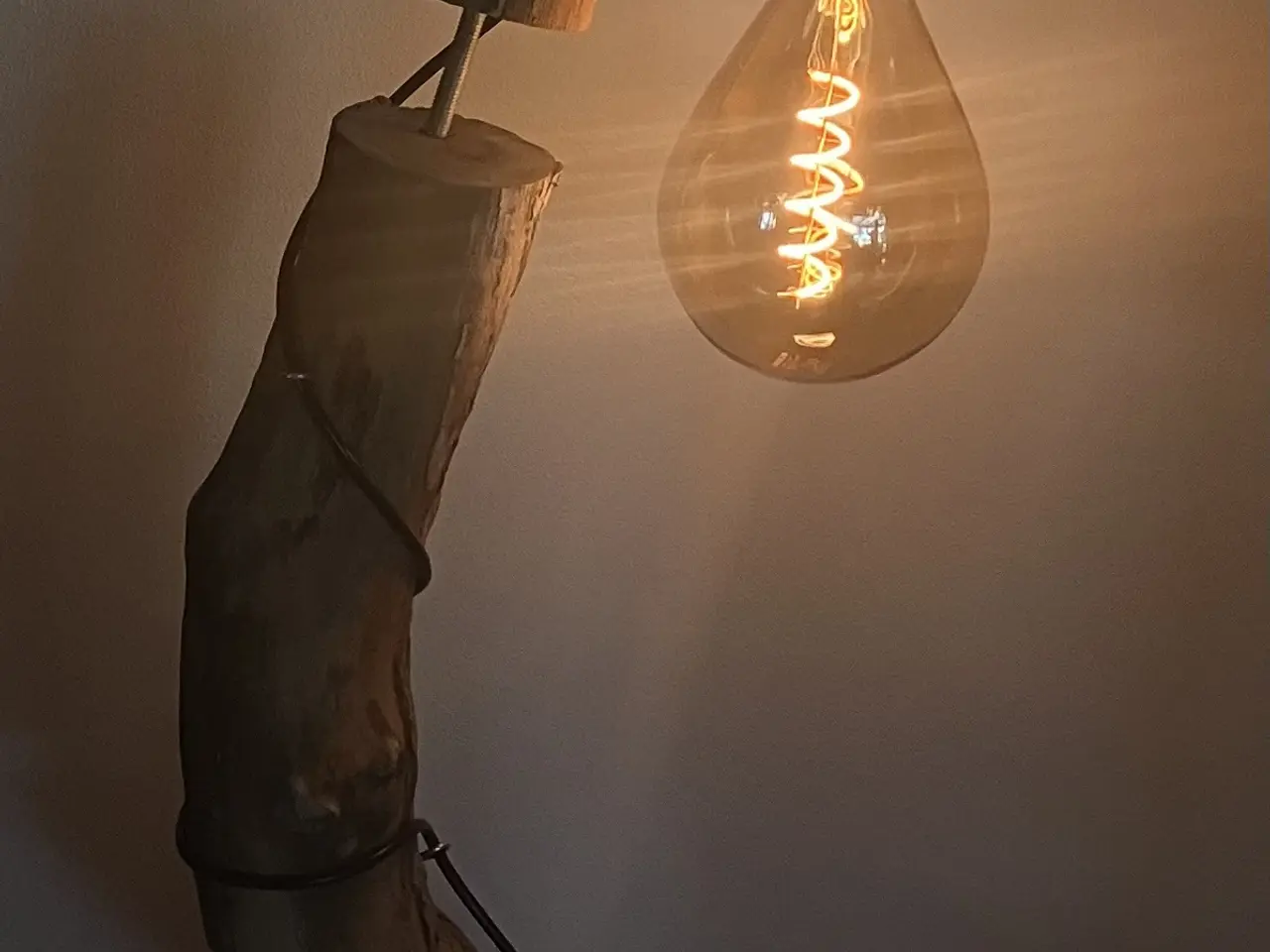 Billede 2 - Gulv / Stander Lampe af Drivtømmer
