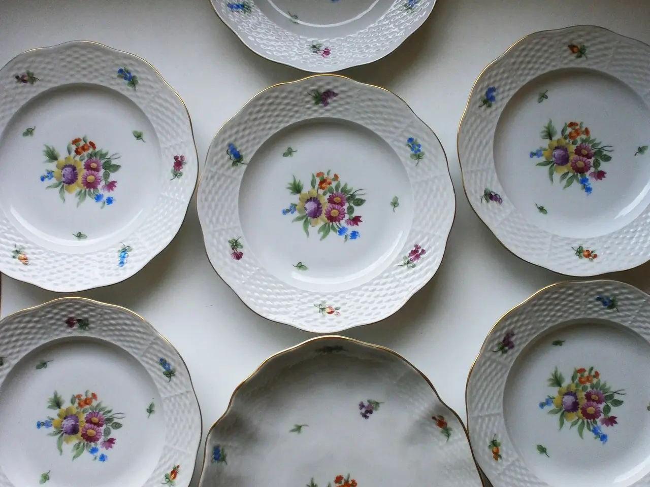 Billede 1 - Verdensberømt HÅNDMALEDE HEREND PORCELÆN