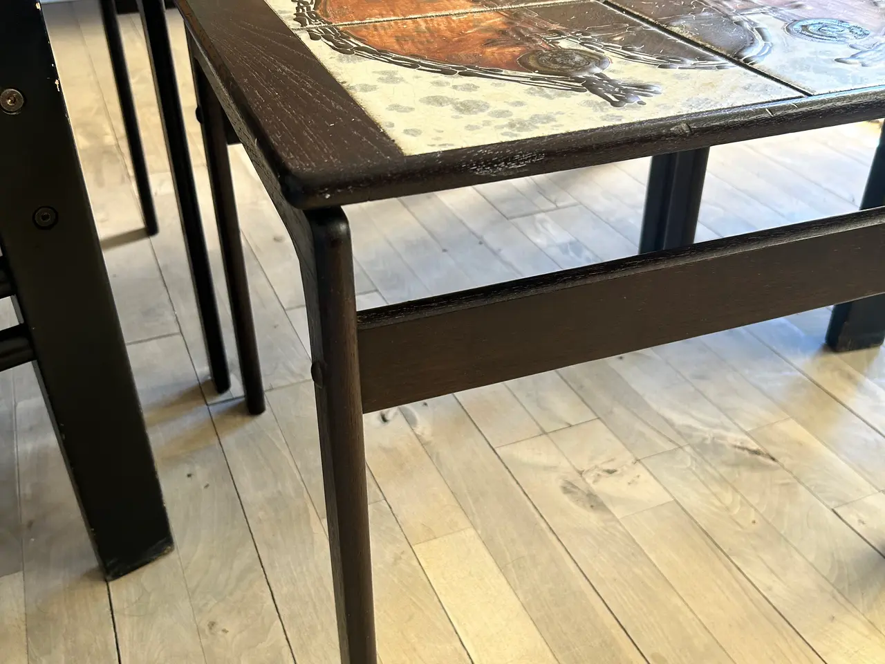 Billede 4 - OX-ART sideborde i mørkt træ med kakler - signeret