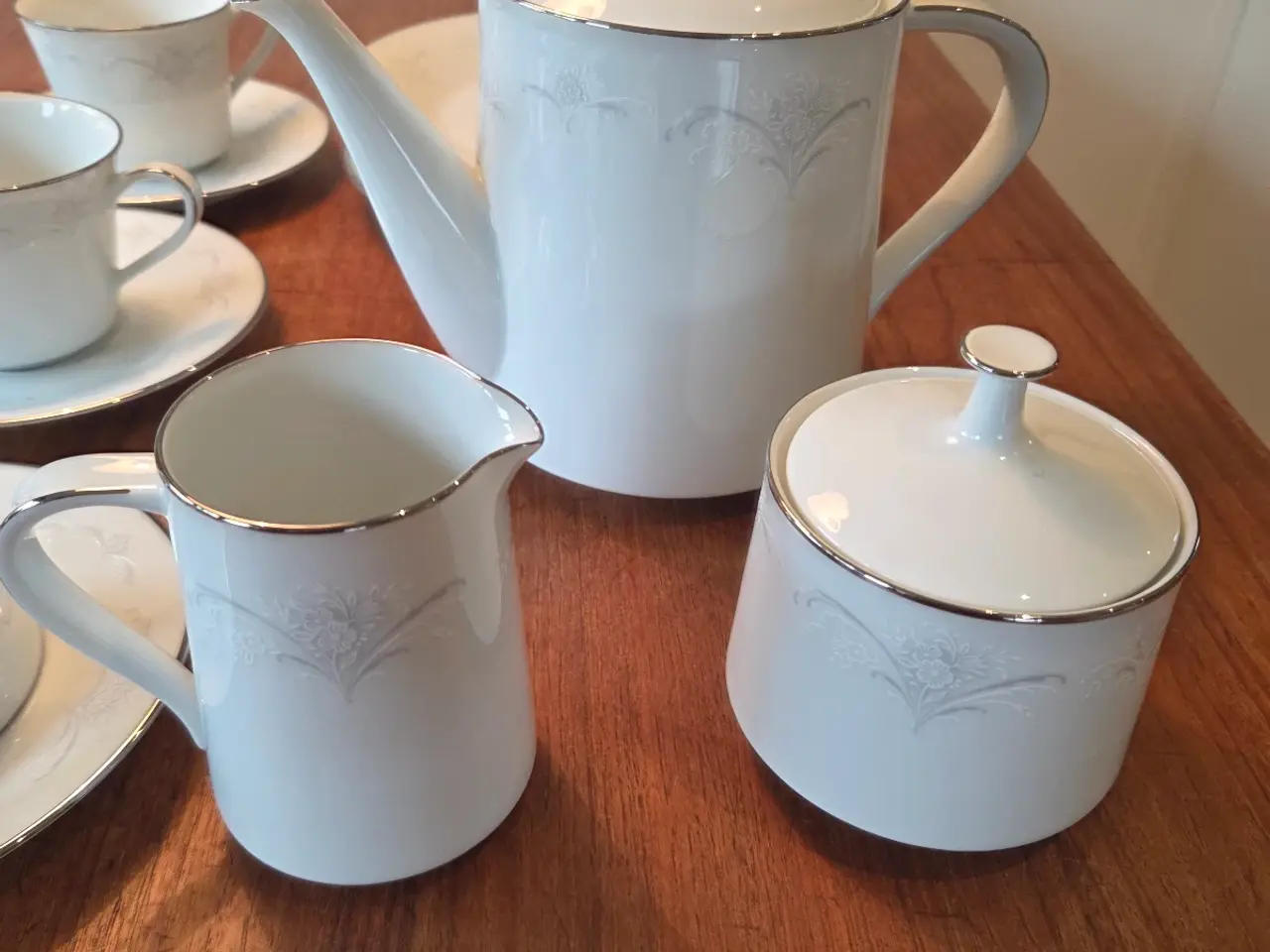 Billede 1 - Smukt Noritake Casablanca (6842) kaffestel 