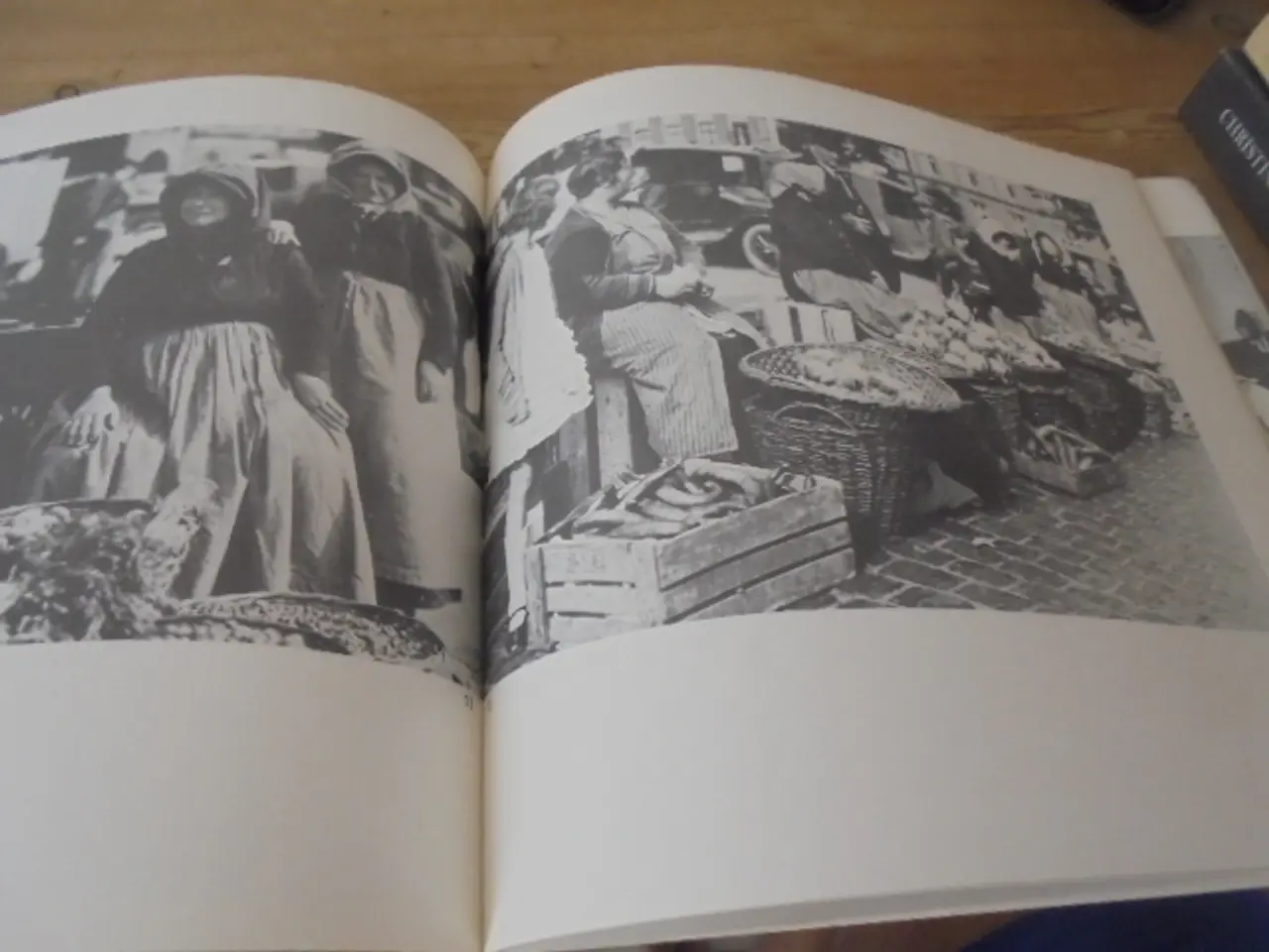 Billede 5 - Kvindeliv – Fotografier fra byen 1880-1940
