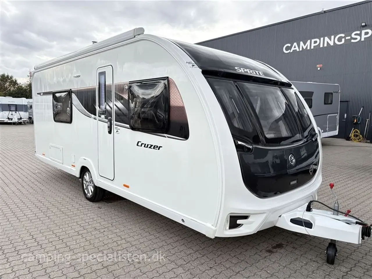 Billede 2 - 2018 - Sprite Cruzer 495 SR   Meget fin og velholdt Sprite Cruzer 495 2018 - Se den nu hos Camping-Specialisten.dk