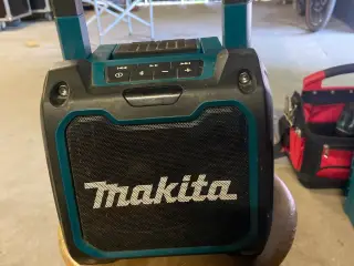Makita DRM200 Bluetooth ratio