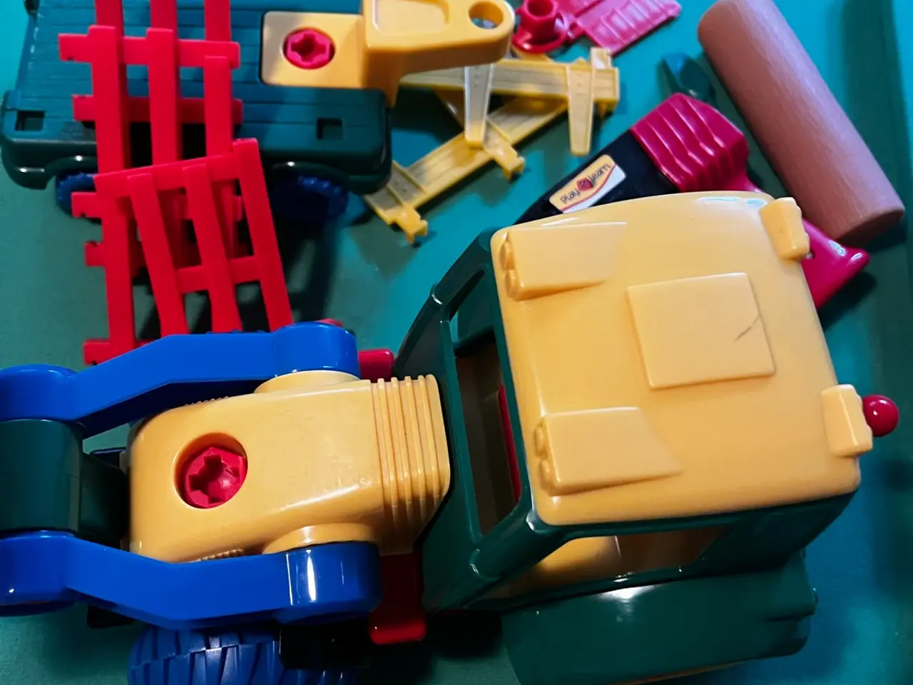 Billede 1 - Traktor med vogn der kan samles og skrues