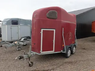 HESTE TRAILER, T
