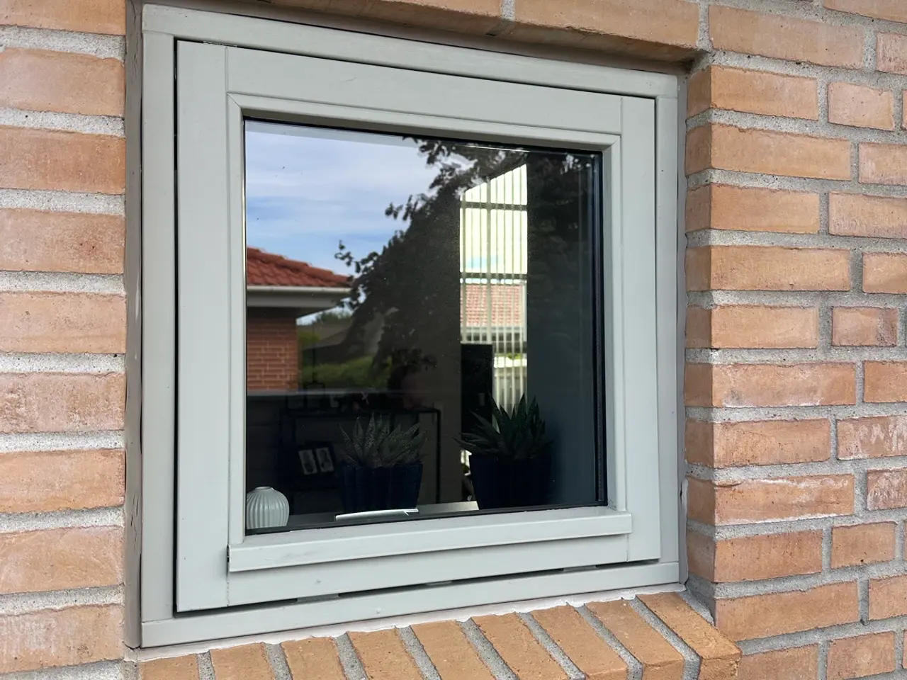 Billede 1 - Vindue i træ med 2 lags glas