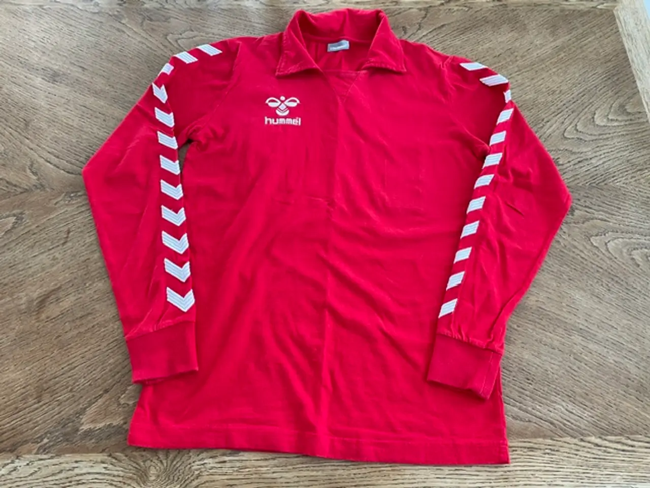 Billede 2 - Vintage Hummel fodboldtrøje nr. 10 (Preben Elkjær)