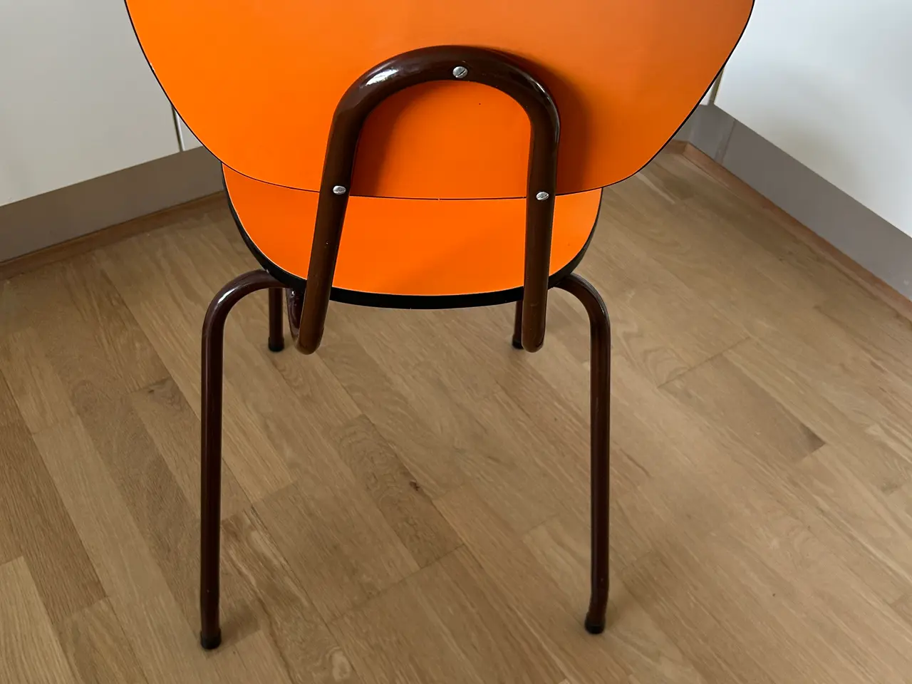 Billede 2 - Vintage køkkenstol i orange