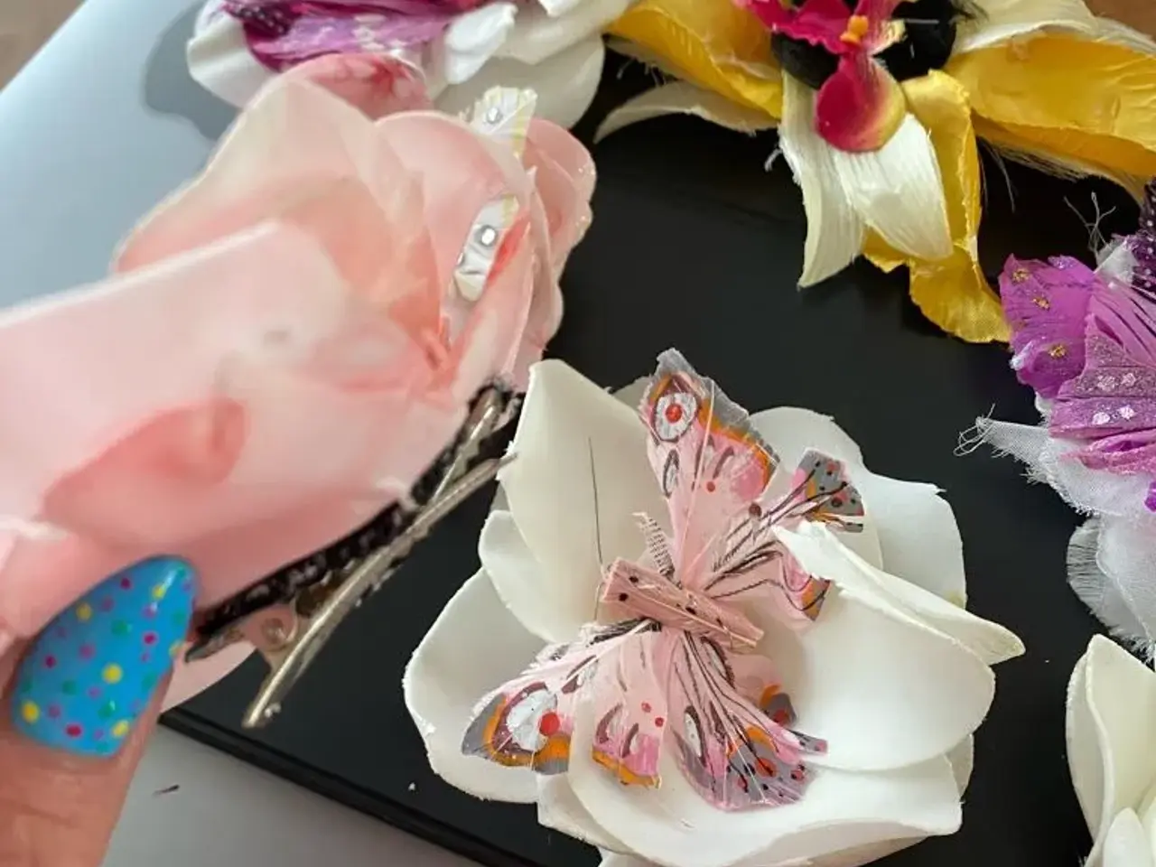 Billede 12 - Smukke hårspænder med blomster