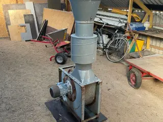 Udsugningsventilator med motor, byd