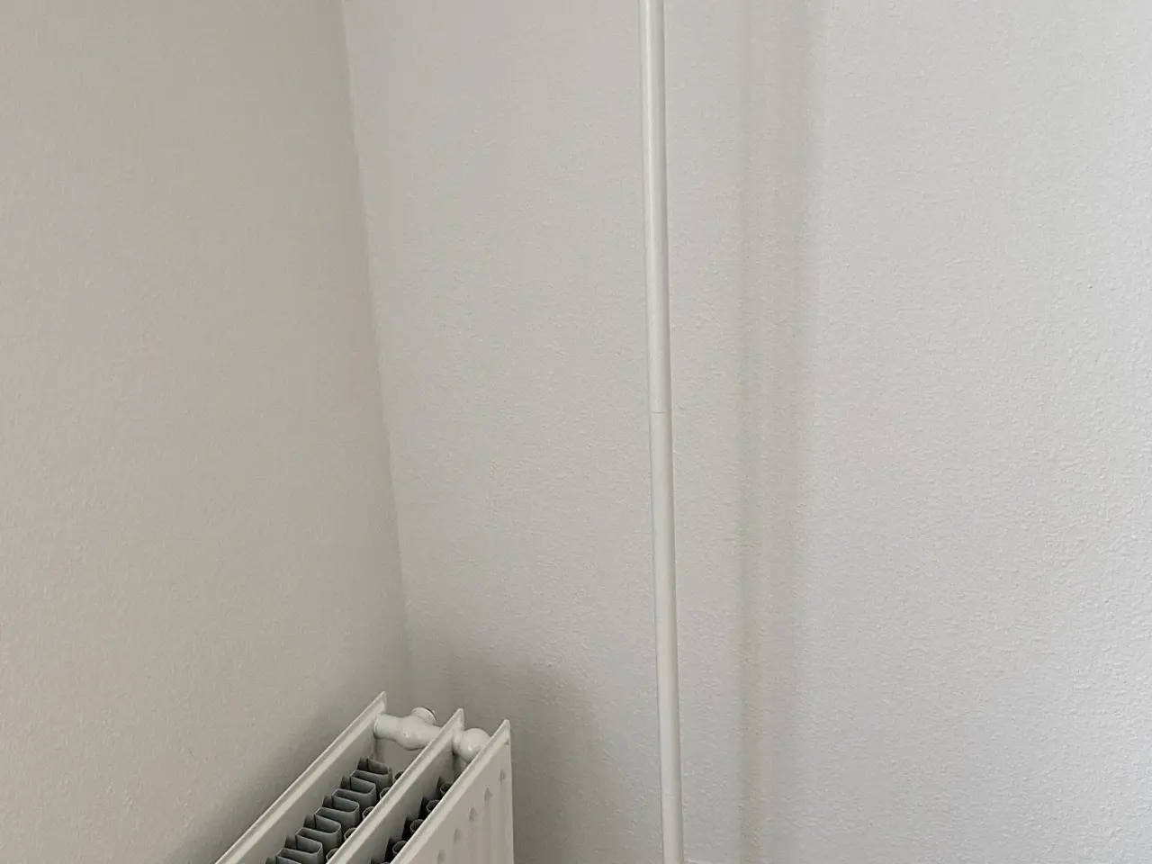 Billede 1 - Hvid standerlampe