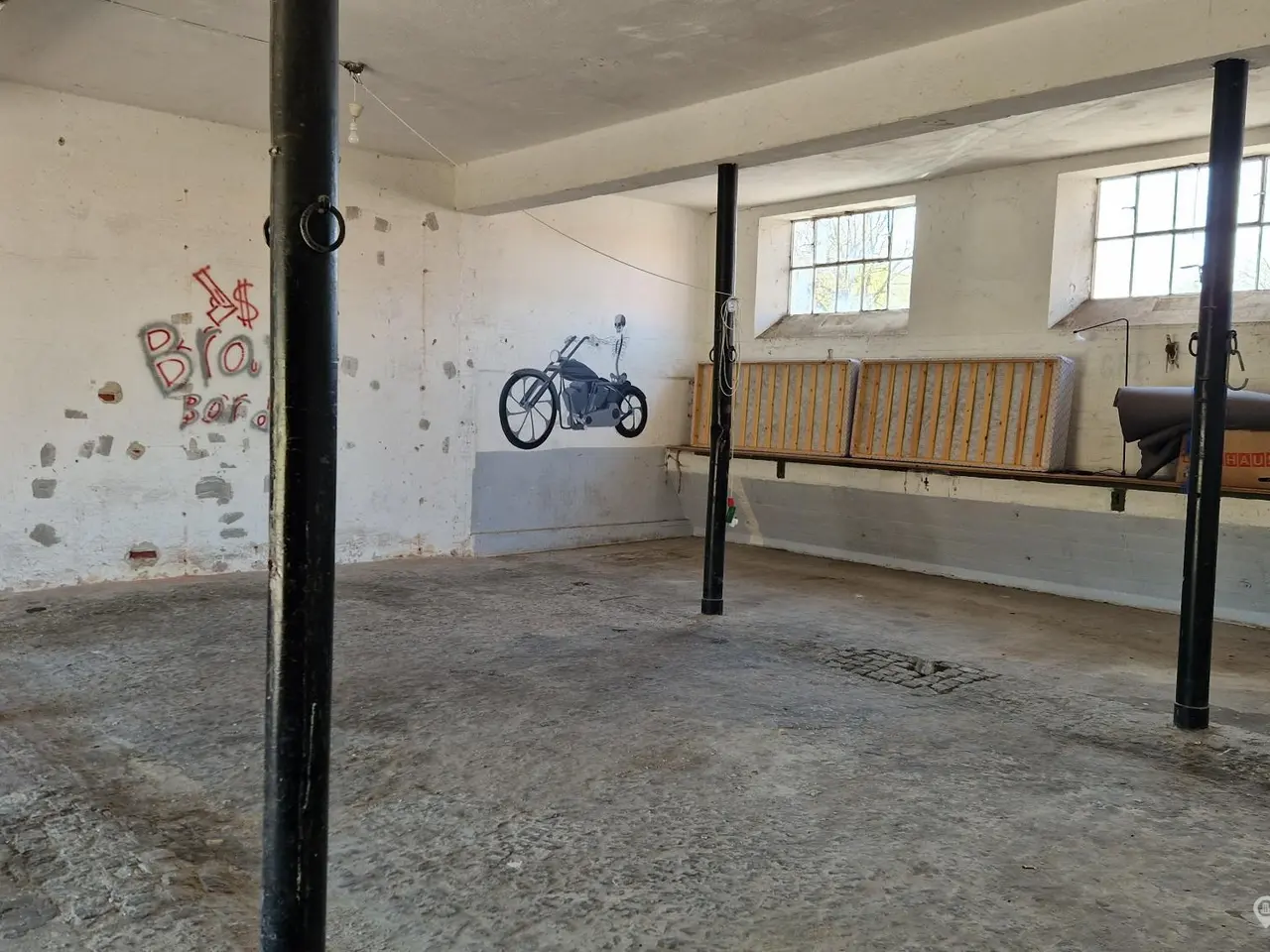 Billede 5 - Velbeliggende garage -og lager lejemål på den gamle Kaserne.