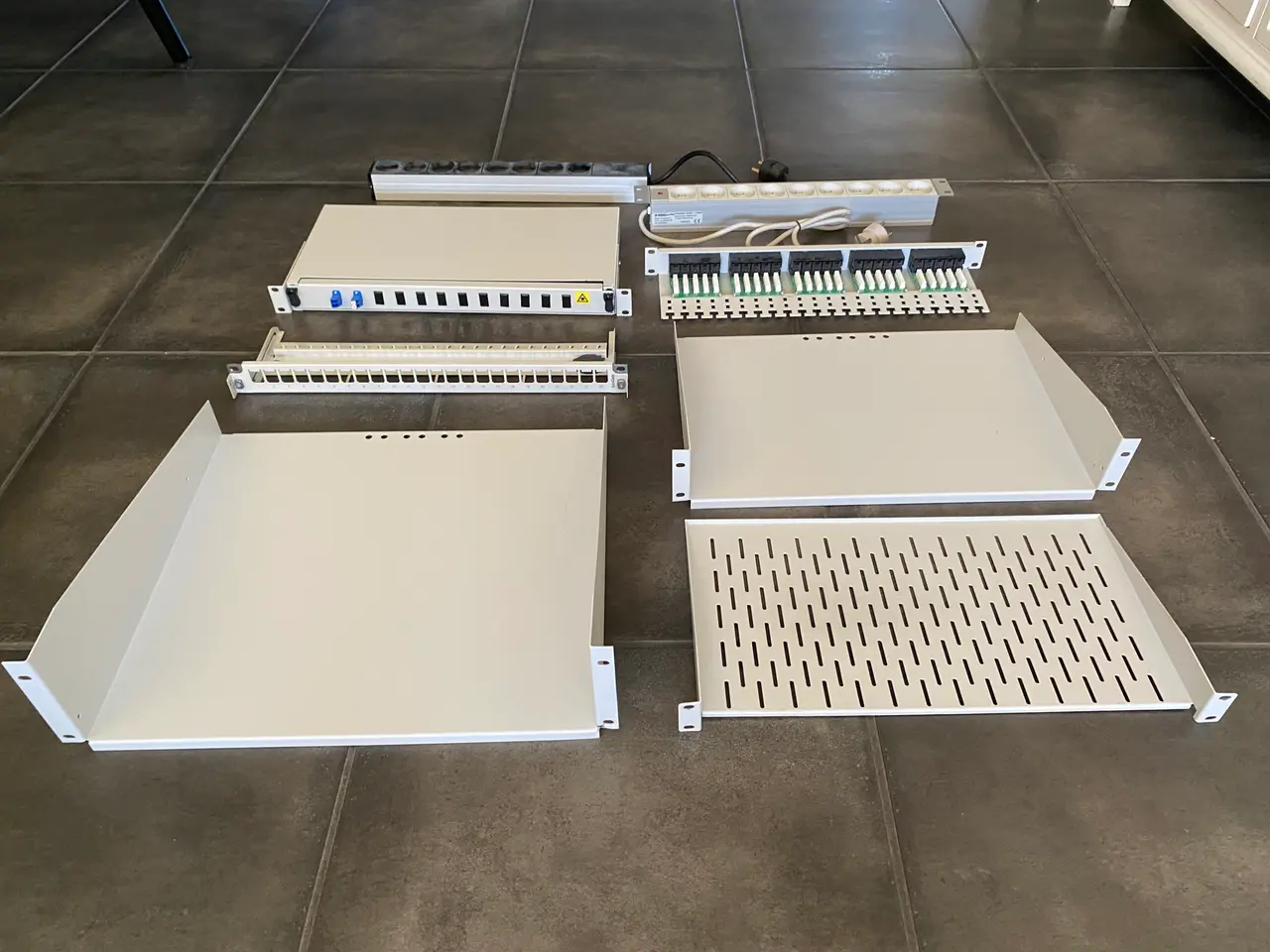 Billede 10 - 19'' Rack skab / Serverskab / Krydsfelt