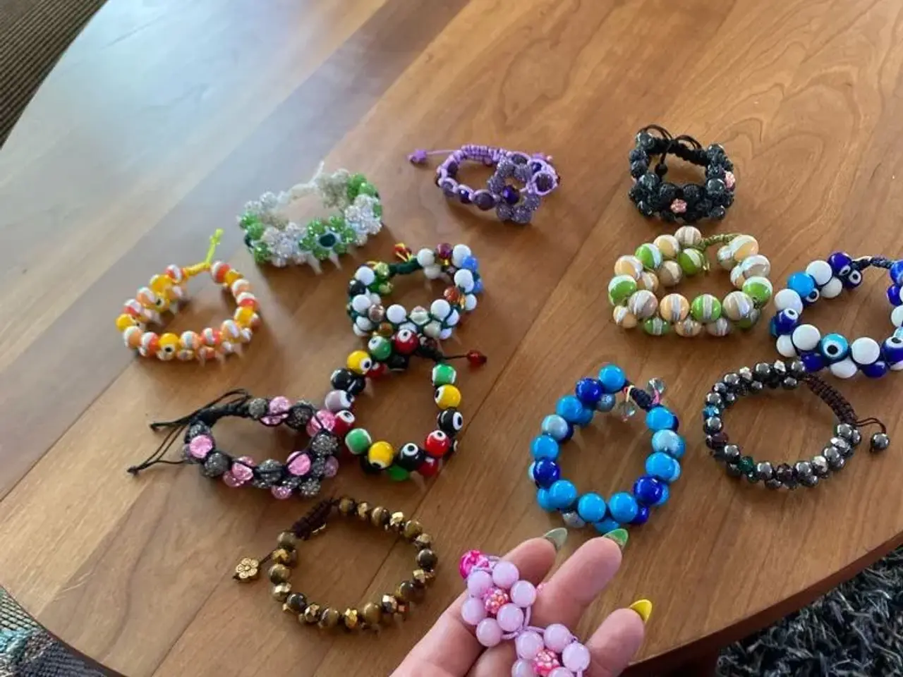 Billede 1 - Nye knyttede armbånd