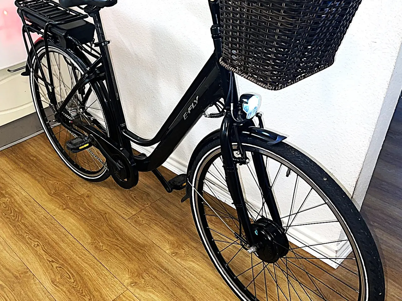 Billede 2 - flot e-fly dame elcykel 28"  7 gear.