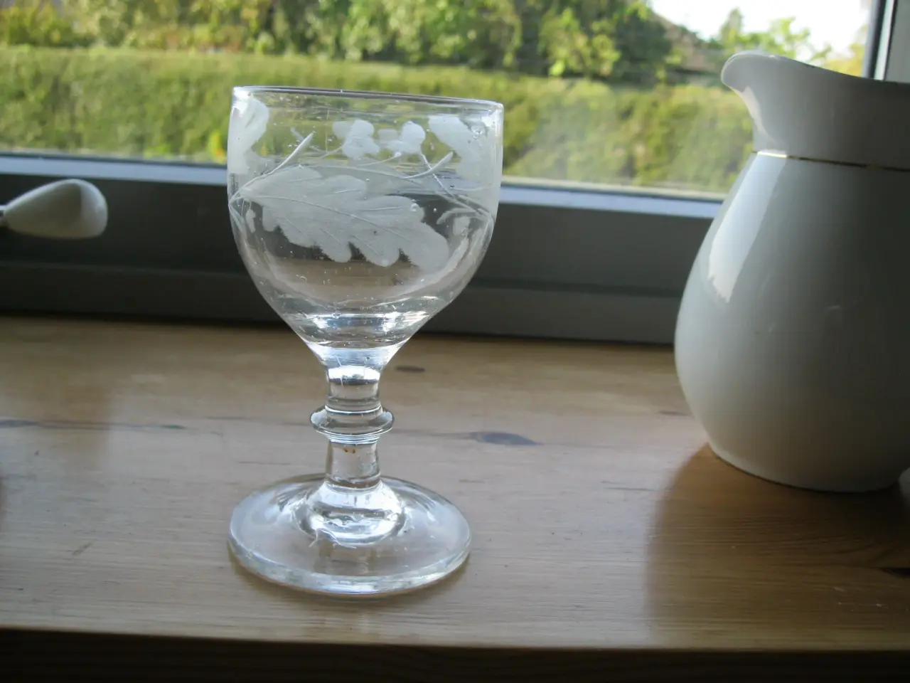 Billede 1 - Egeløv  hvidvinsglas 1800-tals Holmegaard