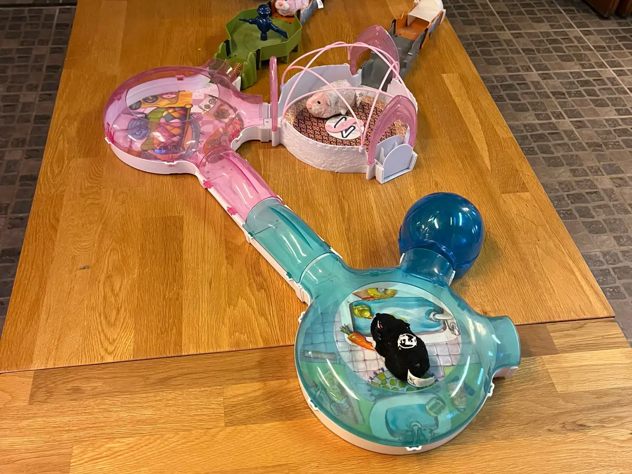 Billede 1 - Zhu Zhu PET’s med bane