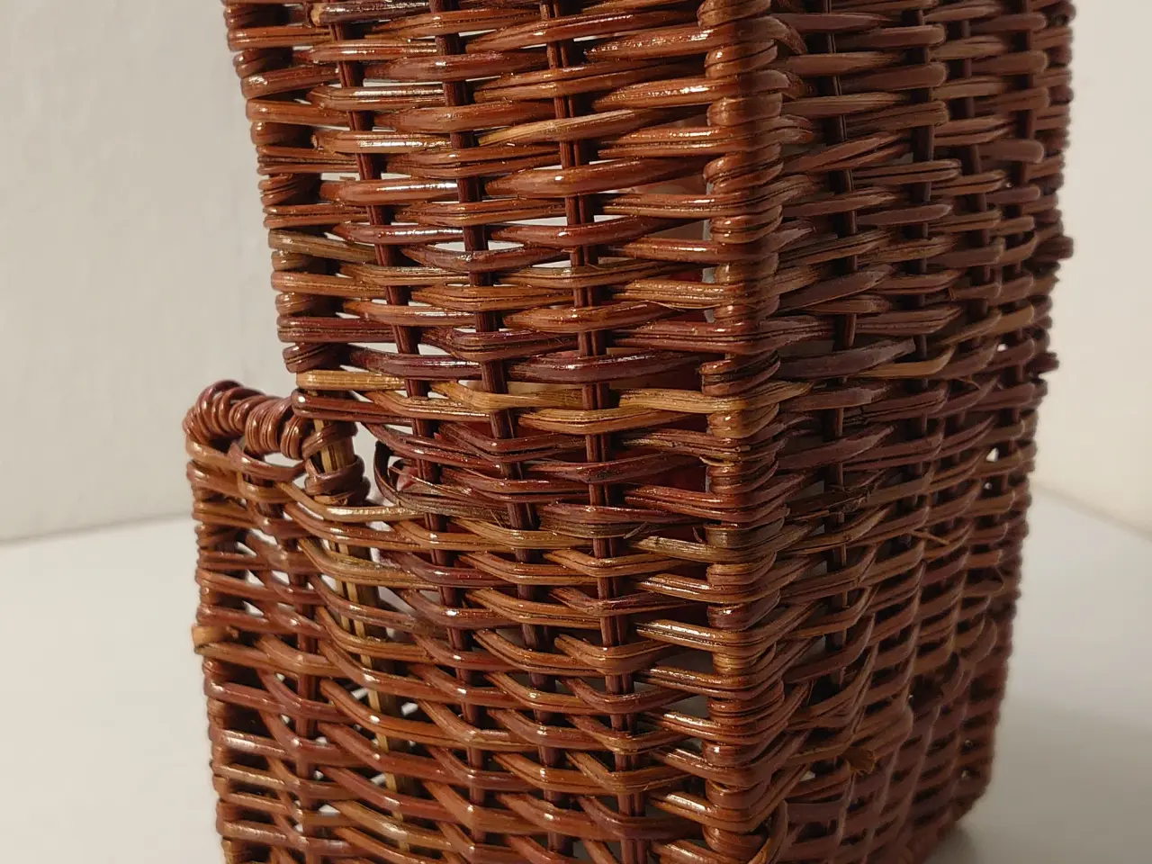 Billede 2 - Vintage kurvestol(H 19cm) med Italy dukke.