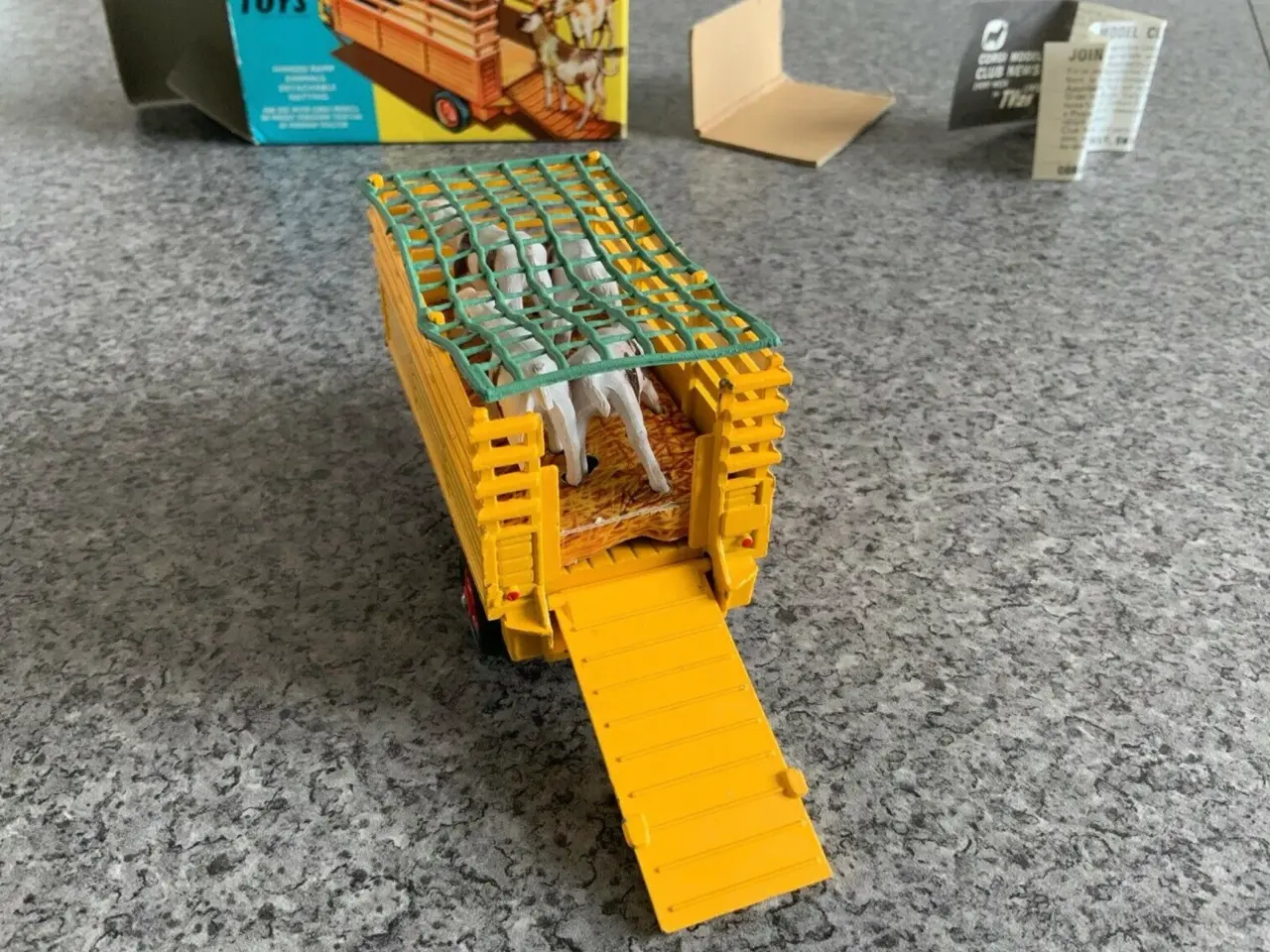 Billede 4 - Corgi Toys No. 58 Beast Carrier, scale 1:43.