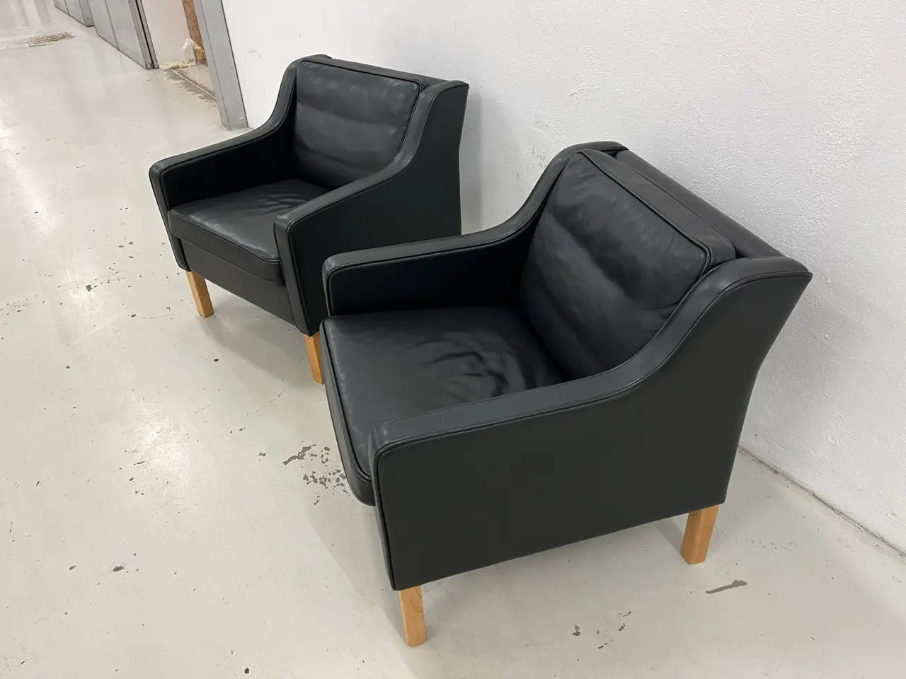 Billede 7 - 2 Mogens Hansen MH195 Loungestole m/lav ryg sort.