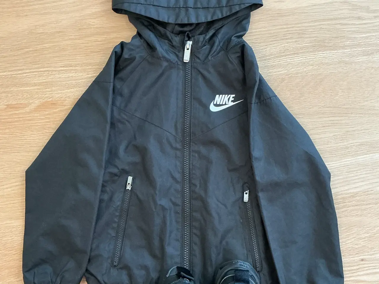 Billede 1 - Overgang jakke og sko fra Nike