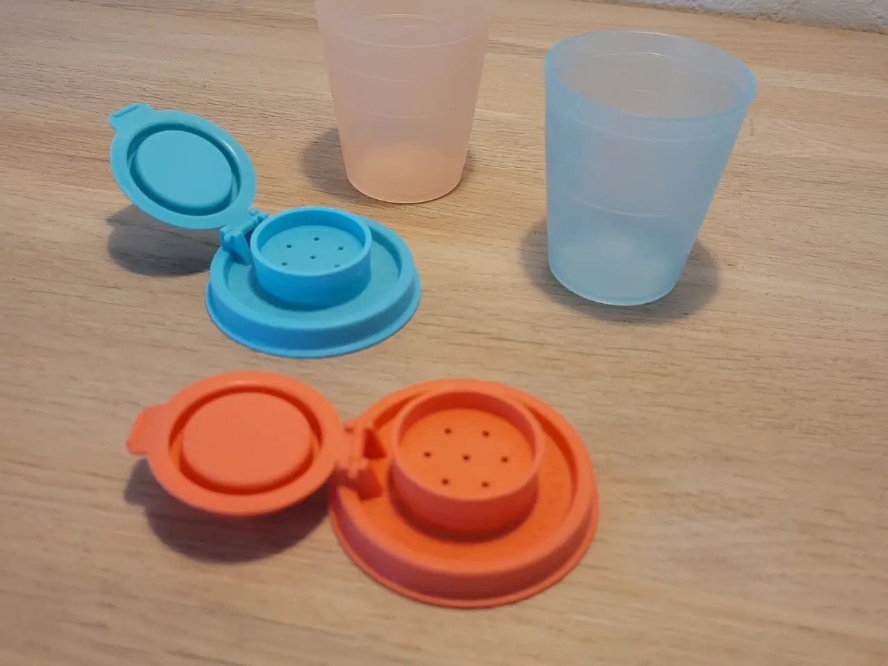 Billede 2 - Tupperware mini bøtter med strø låg 2 stk.