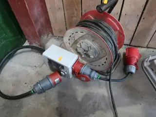 Kabeltromle samt adapter