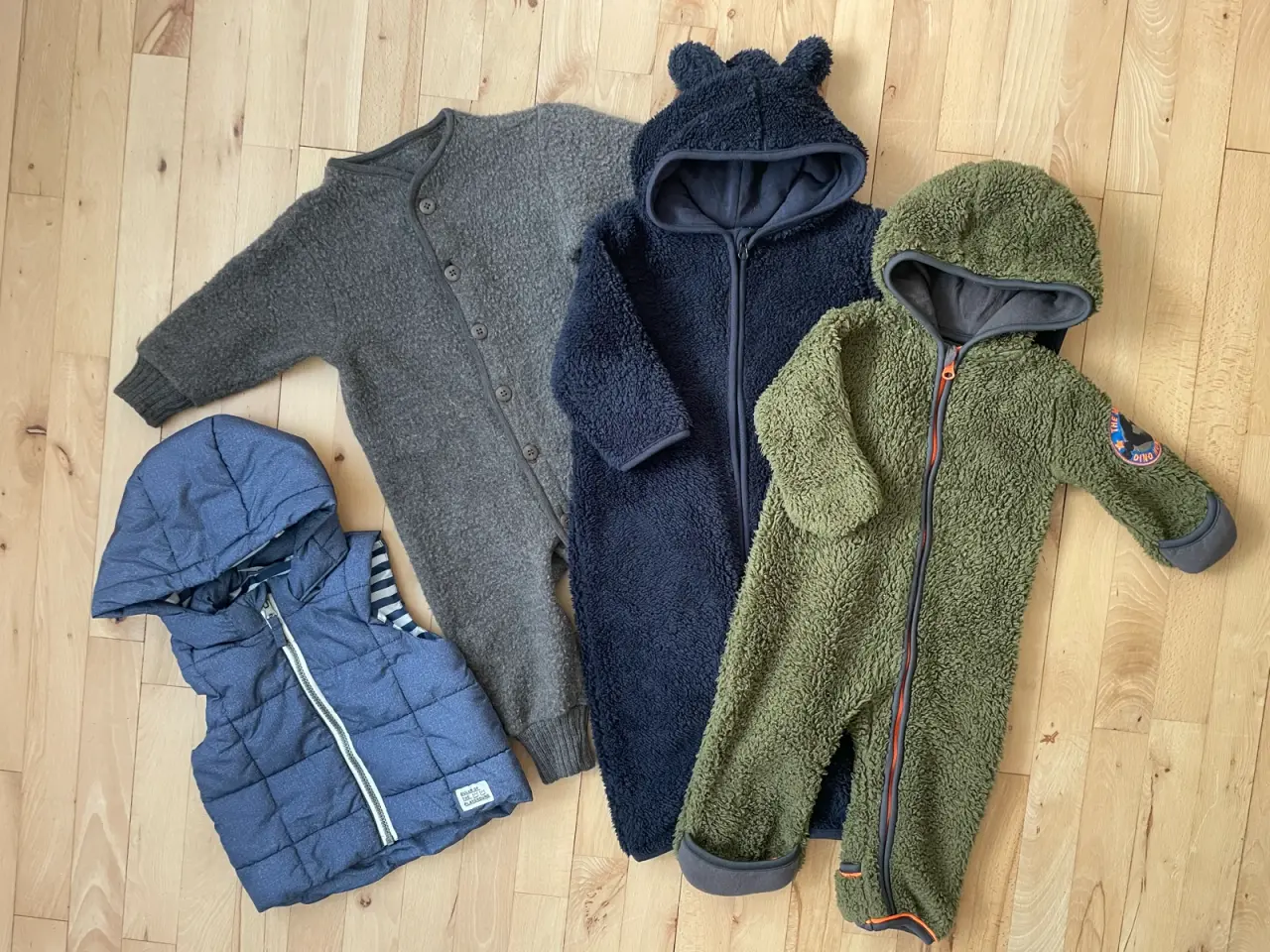 Billede 1 - 🧸 Stor tøjpakke til dreng str 74 🧸