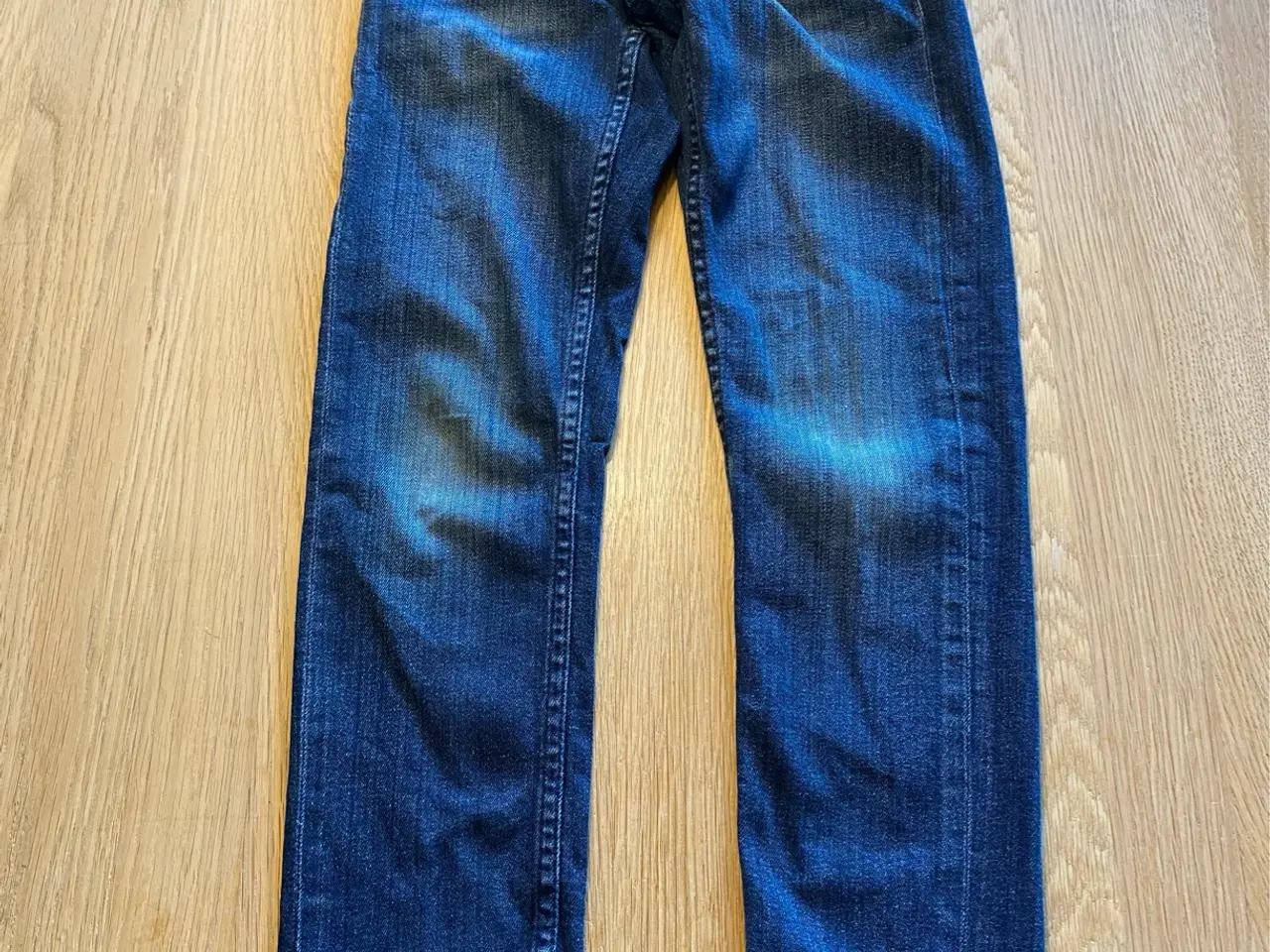 Billede 5 - T shirt fra Hummel str. 128