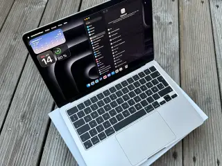 Apple MacBook Air М2 13” / 16gb/256gb / like new