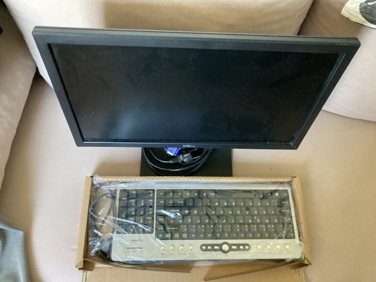Billede 1 - Computerskærm 19" 2 højtaler og nyt tastatur