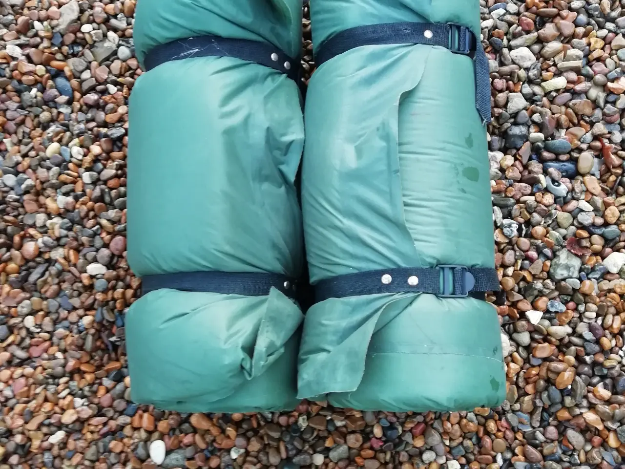 Billede 1 - 2 stk liggeunderlag til camping. Kan sendes! 